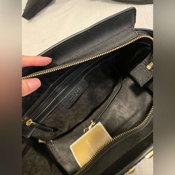 MICHAEL KORS Selma gold Studded Messenger black Leather Crossbody Bag AUTHENTIC! - Picture 3 of 3